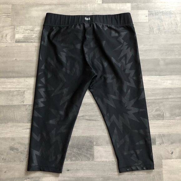Fila Sport Black Matte Star Burst Capri Leggings L - Picture 7 of 7